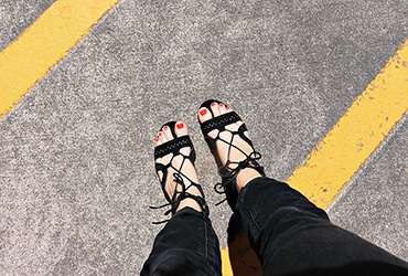 Wear light on your feet, go strong in your life D7ffbbfb 10